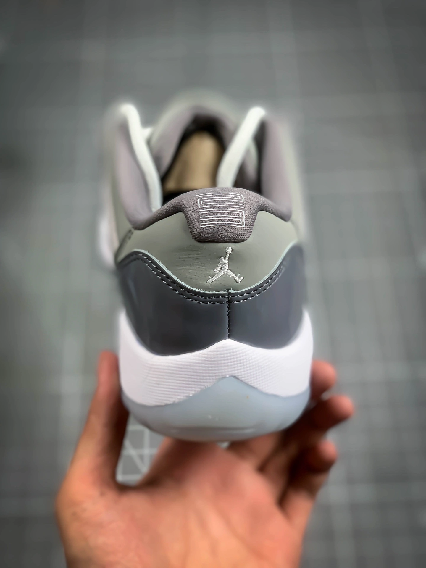 sneakers3a-- 528896-003 item:C-X167C0821