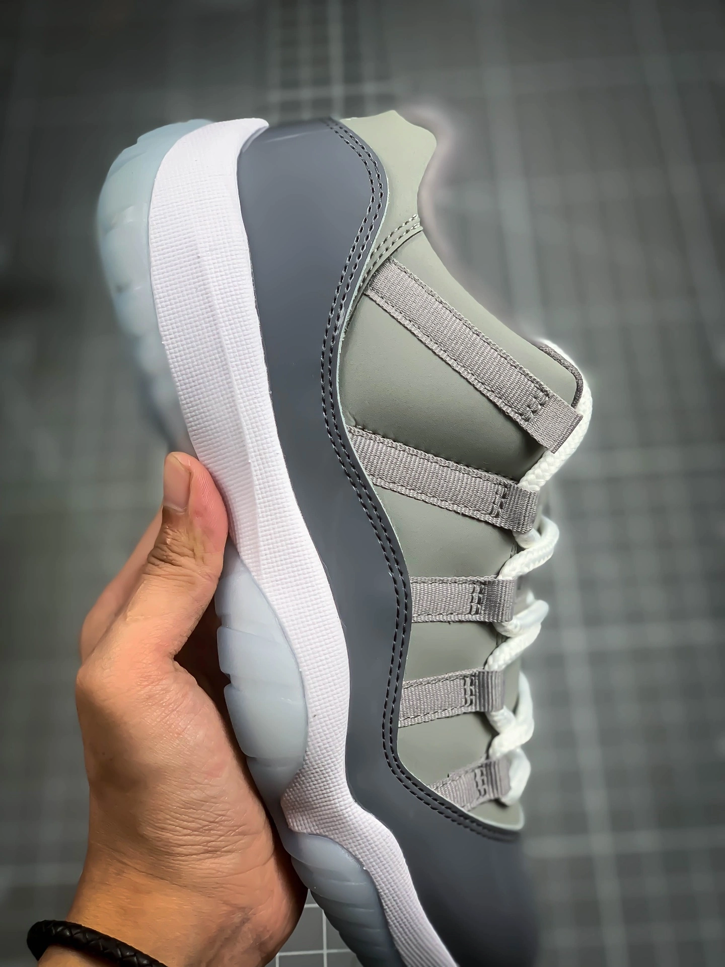 sneakers3a-- 528896-003 item:C-X167C0821