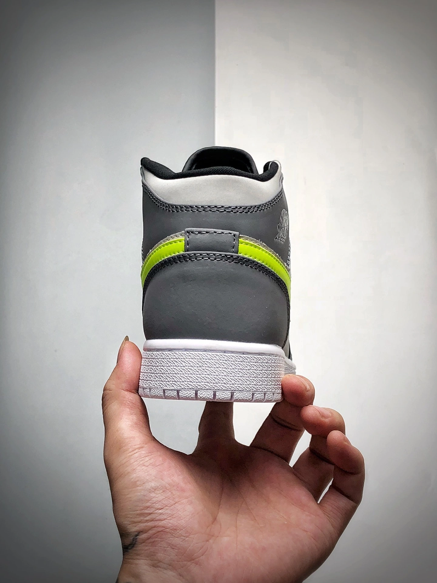 sneakers3a-- 554724-072 item:C-X000C0804