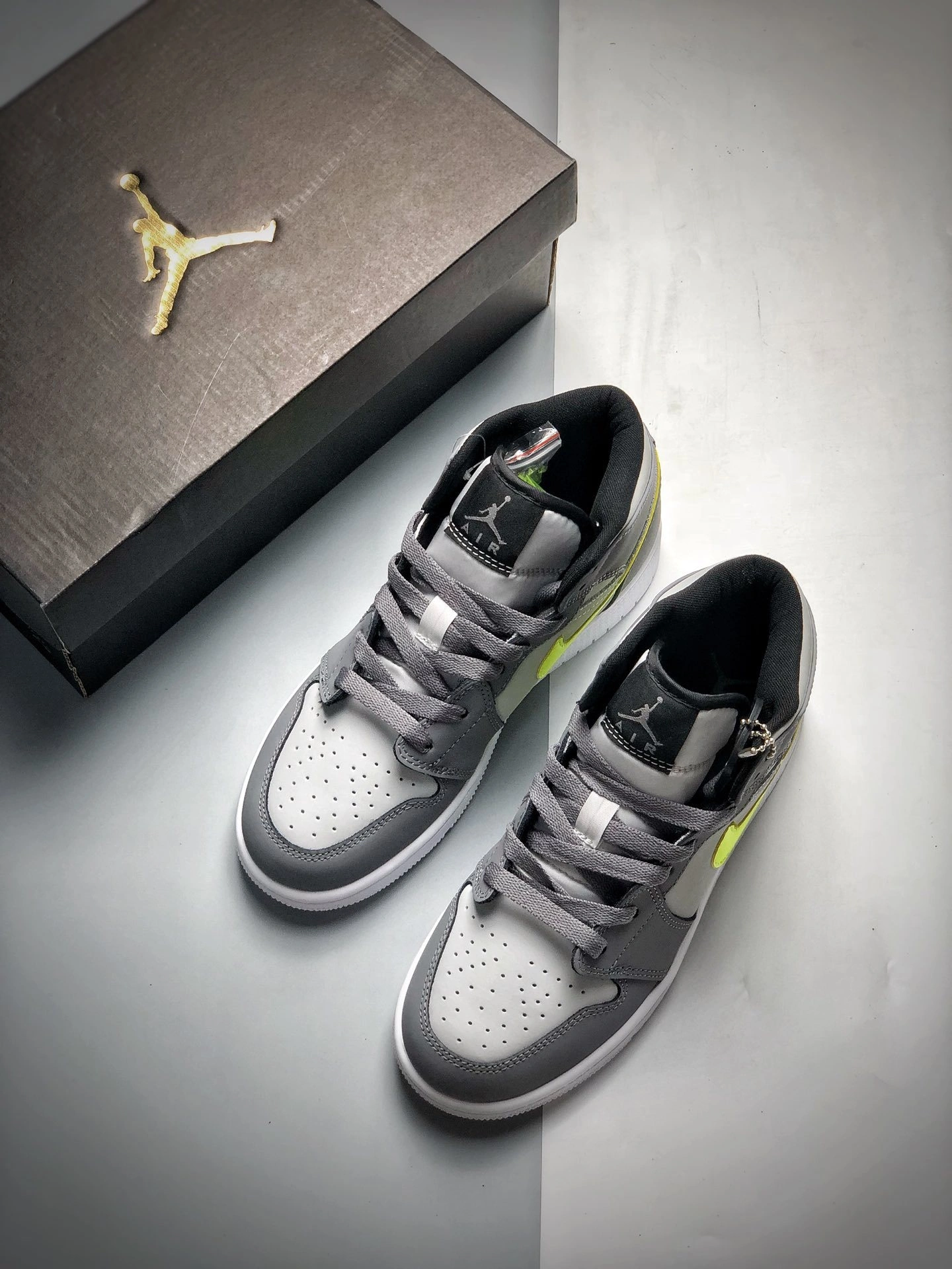 sneakers3a-- 554724-072 item:C-X000C0804