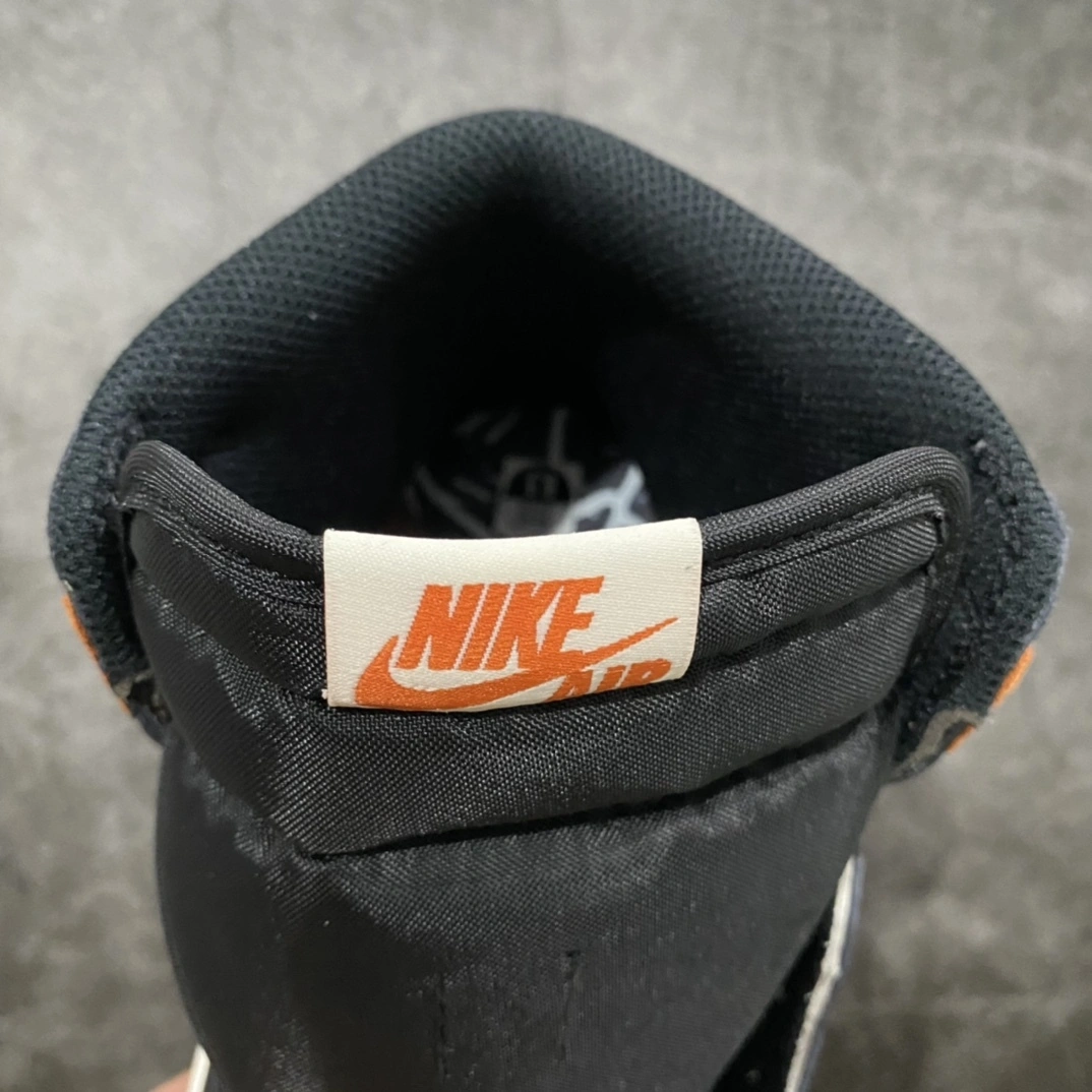 sneakers3a-- 555088-005 item:C-X575F2822Y