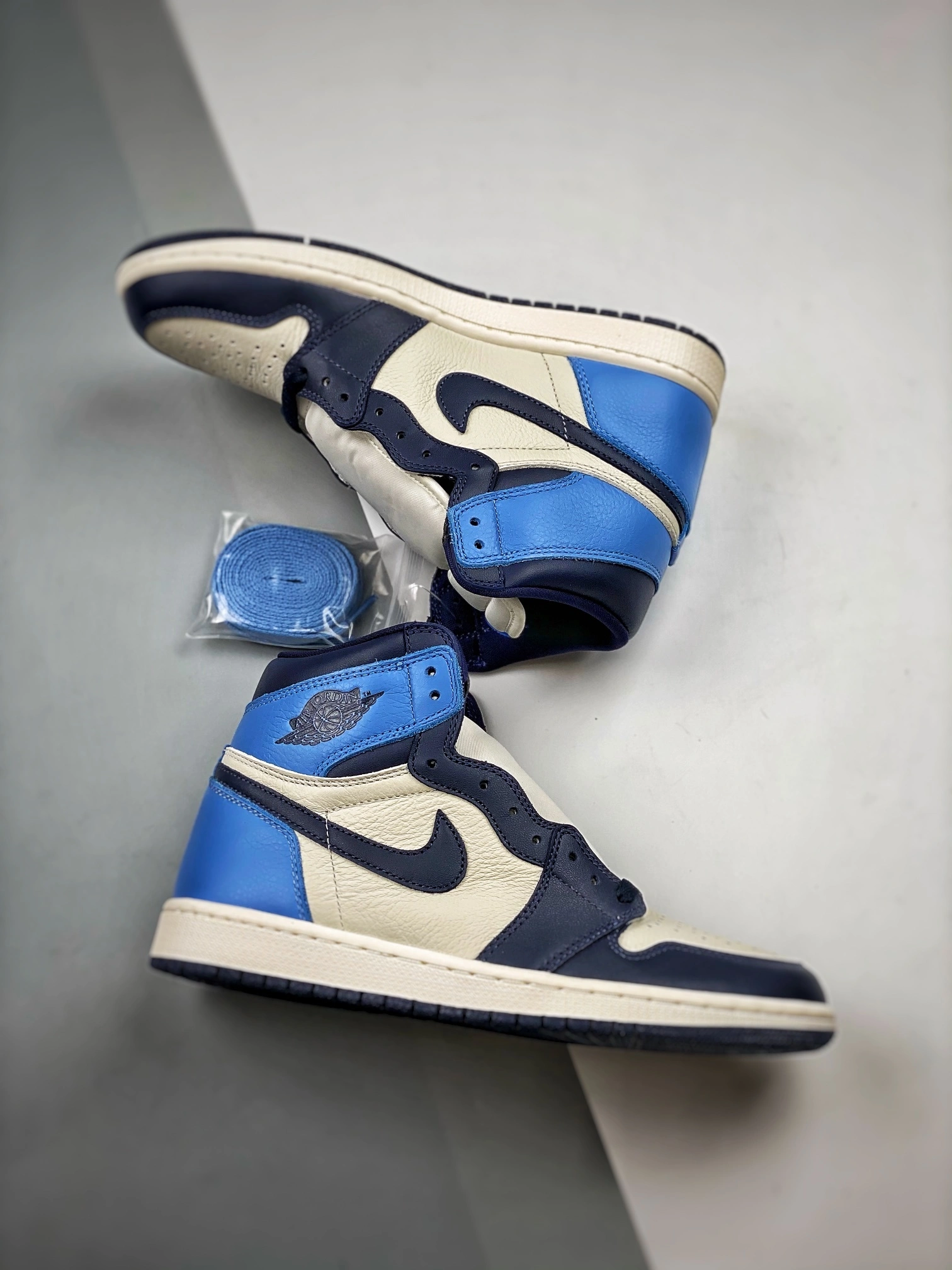sneakers3a-- 555088 140 item:C-X167F2811Y
