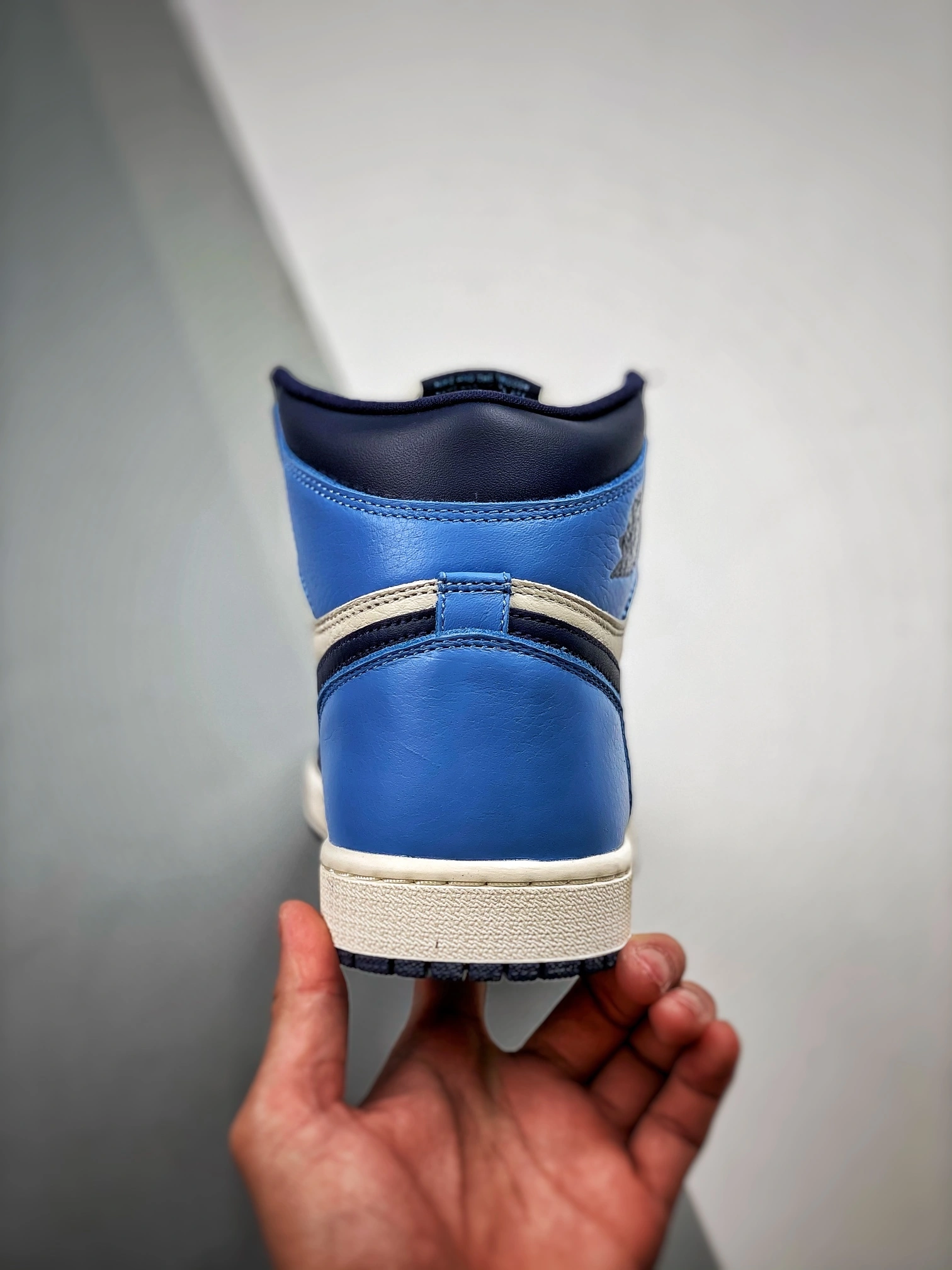 sneakers3a-- 555088 140 item:C-X167F2811Y