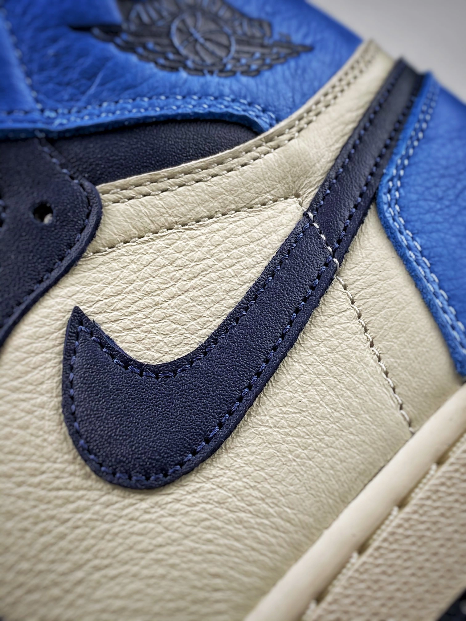 sneakers3a-- 555088 140 item:C-X167F2811Y