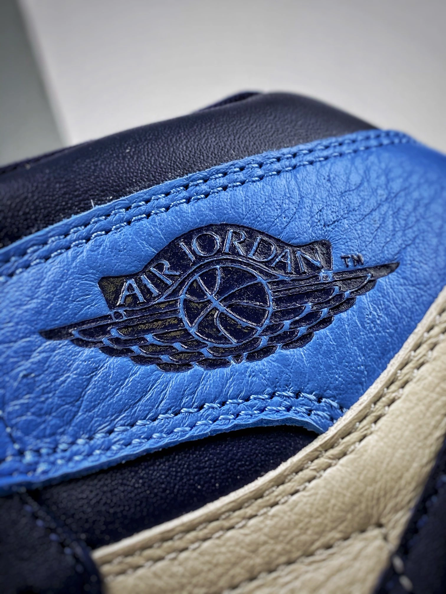 sneakers3a-- 555088 140 item:C-X167F2811Y