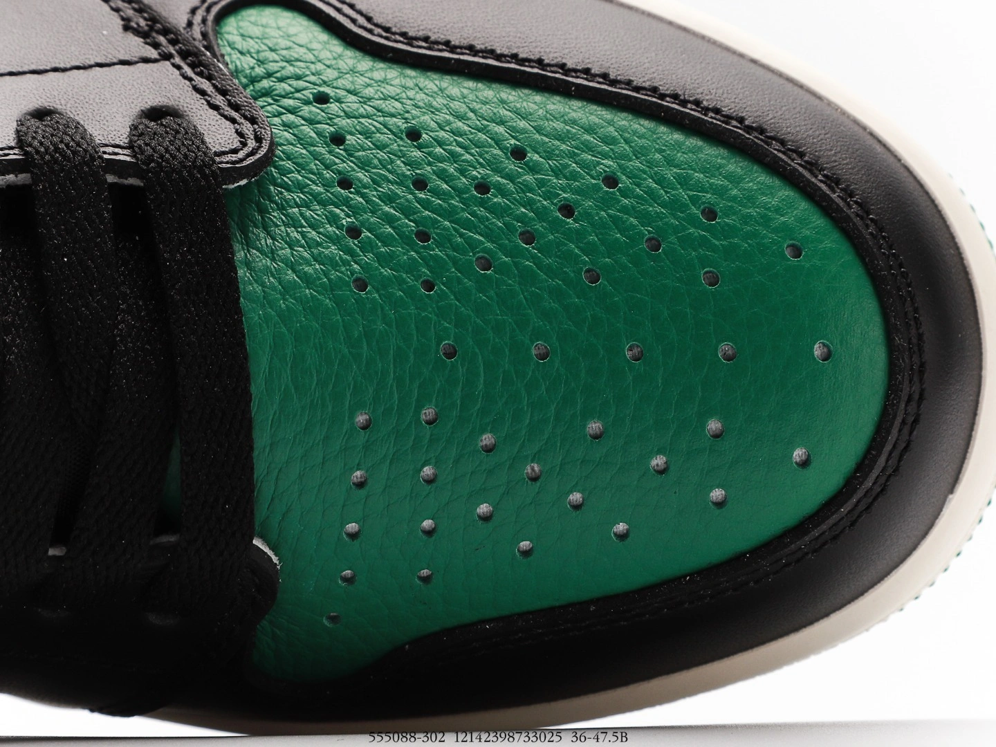 &sneakers3a-- 555088-302 item:C-X000F2825Y