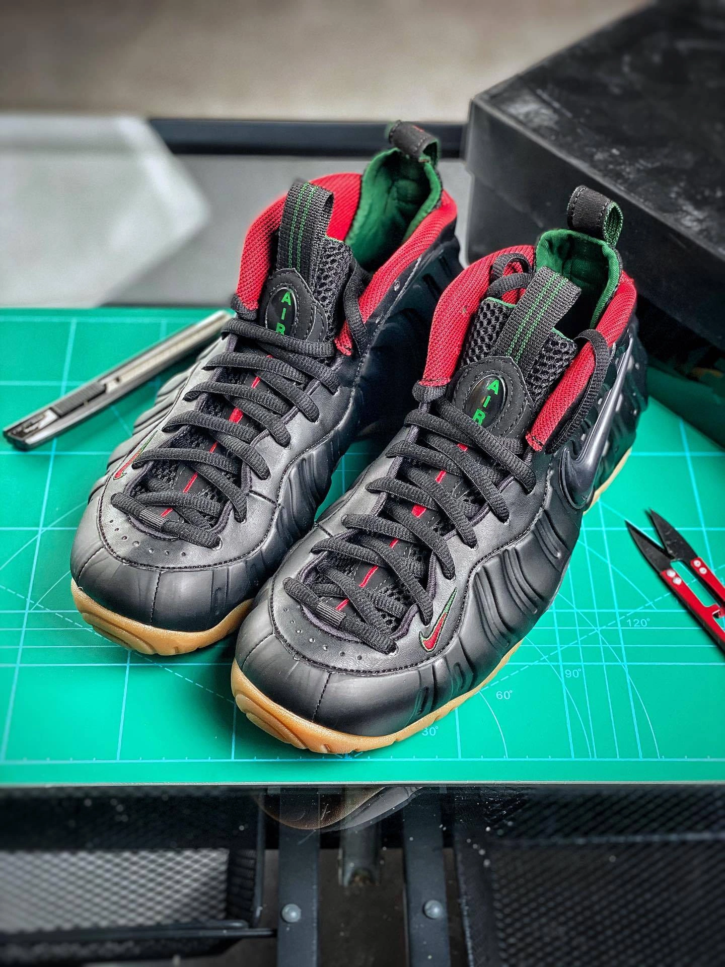 sneakers3a-- 624041-004 item:C-X026D04145