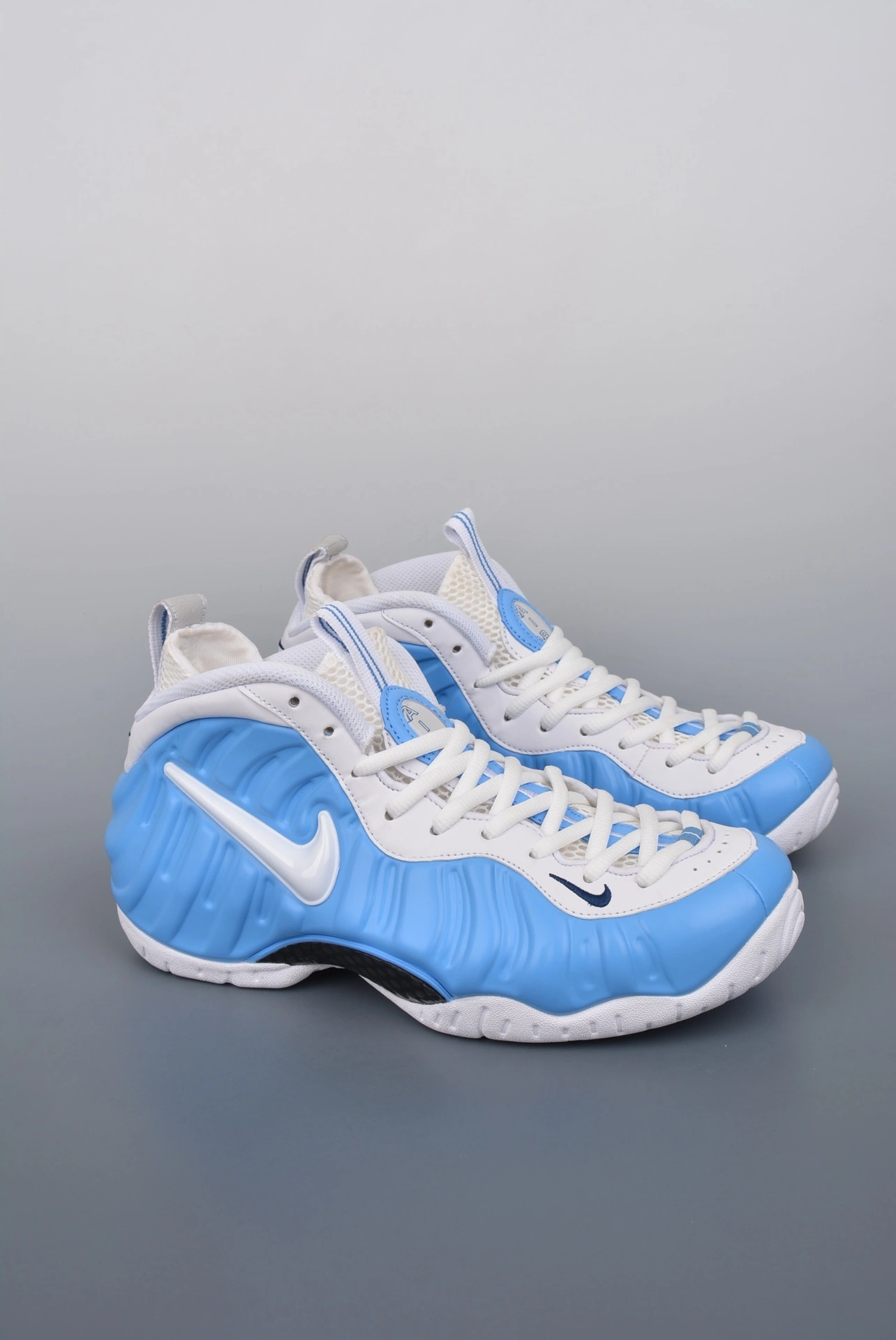 sneakers3a-- 624041 411 item:C-X338C2817