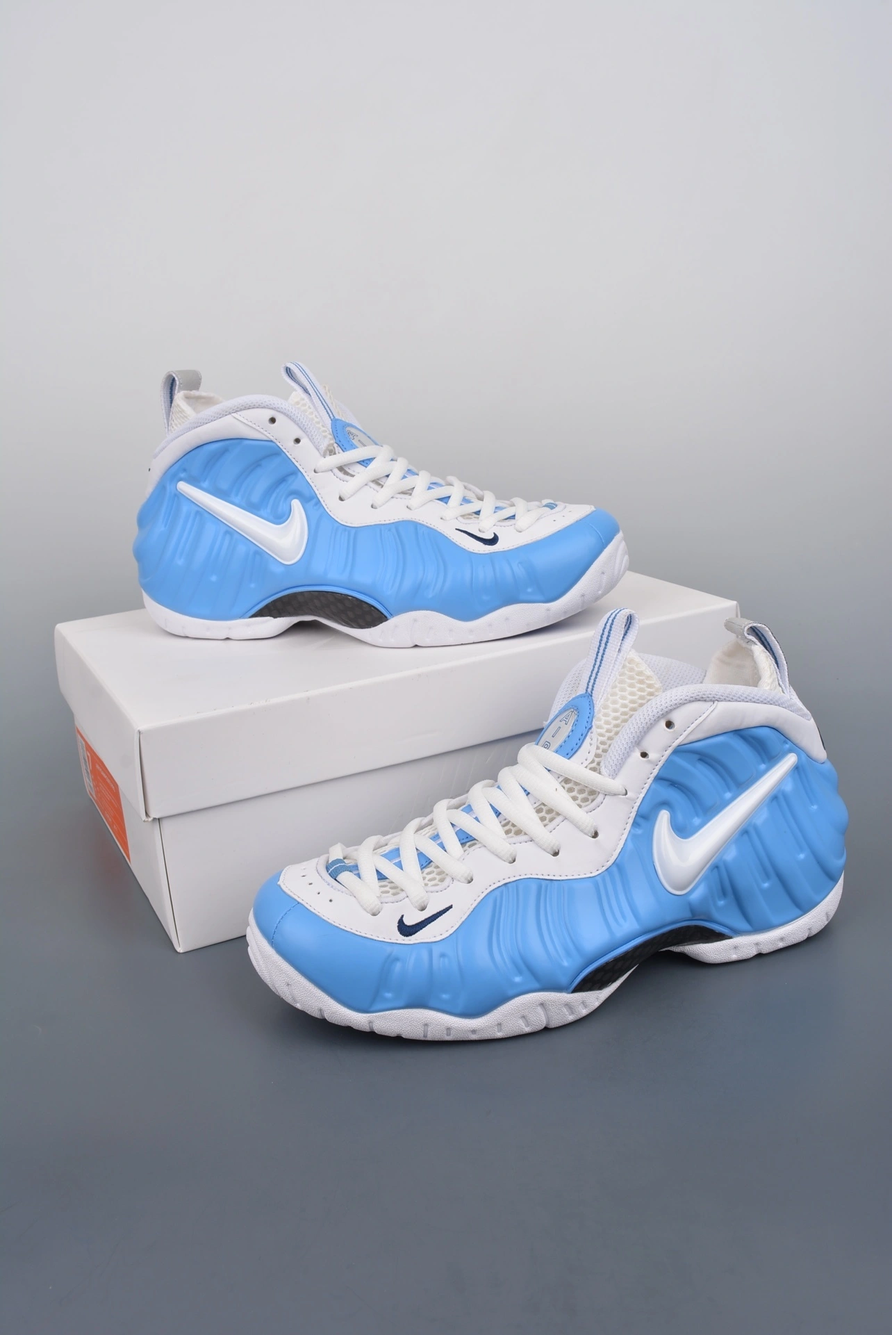 sneakers3a-- 624041 411 item:C-X338C2817