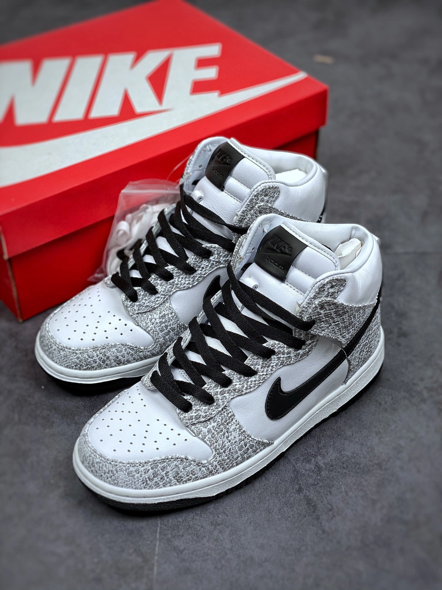 sneakers3a-- 624512-010 item:C-X167D1513