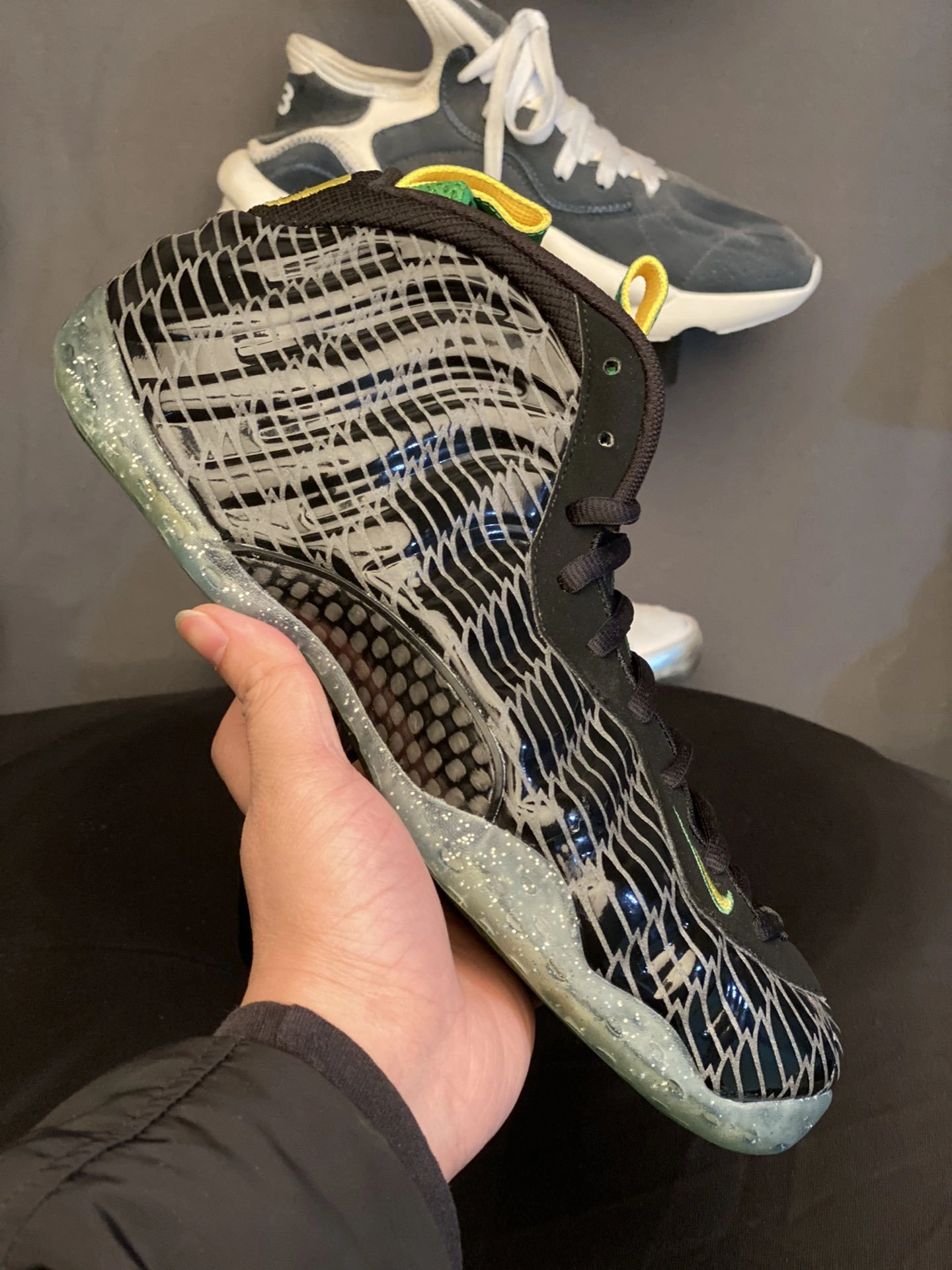 sneakers3a-- 652110-001 item:C-X085C2740