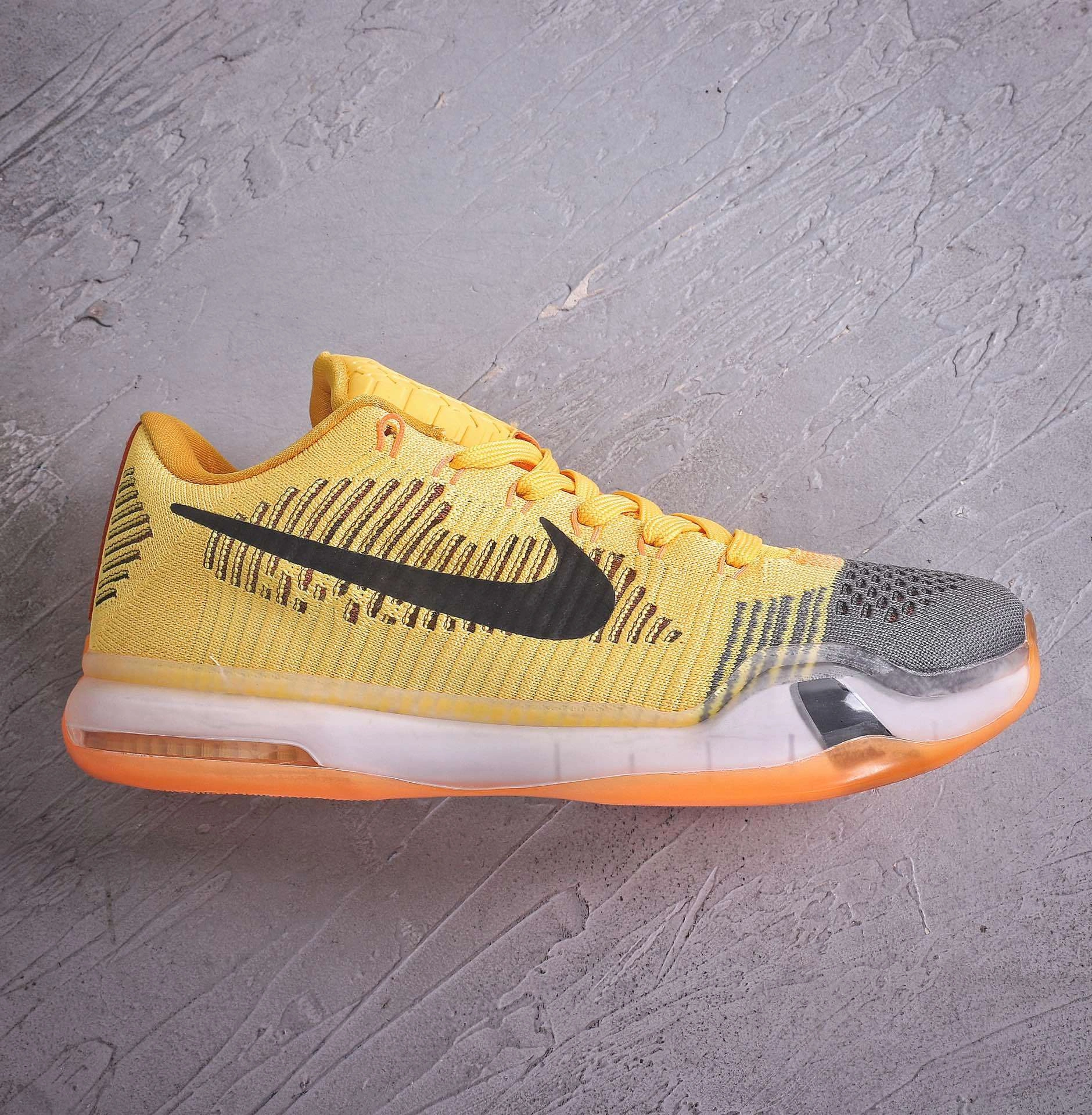 sneakers3a-- 747212-818 item:C-X080C2745