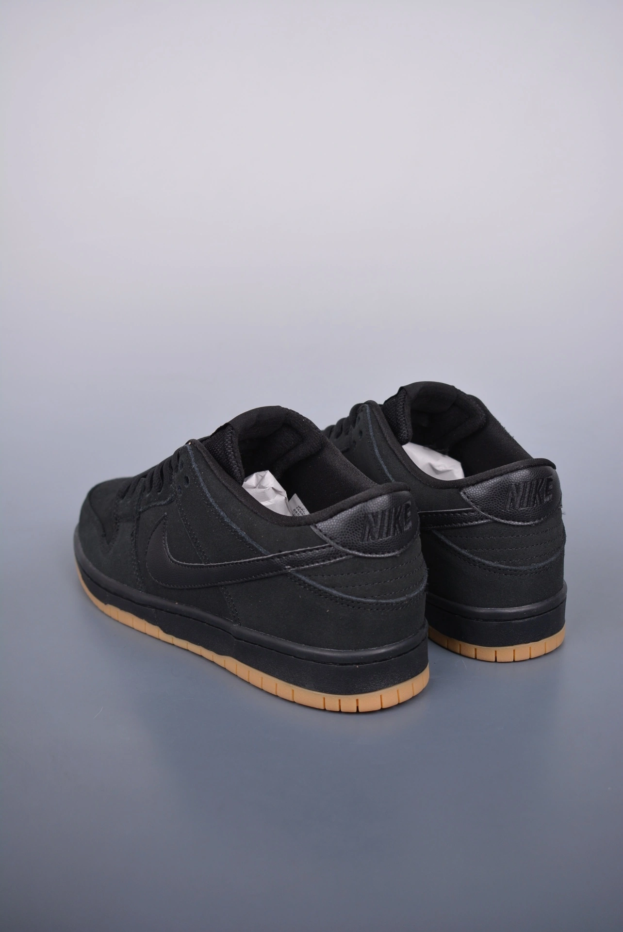sneakers3a-- 819674 002 item:C-X234D1765