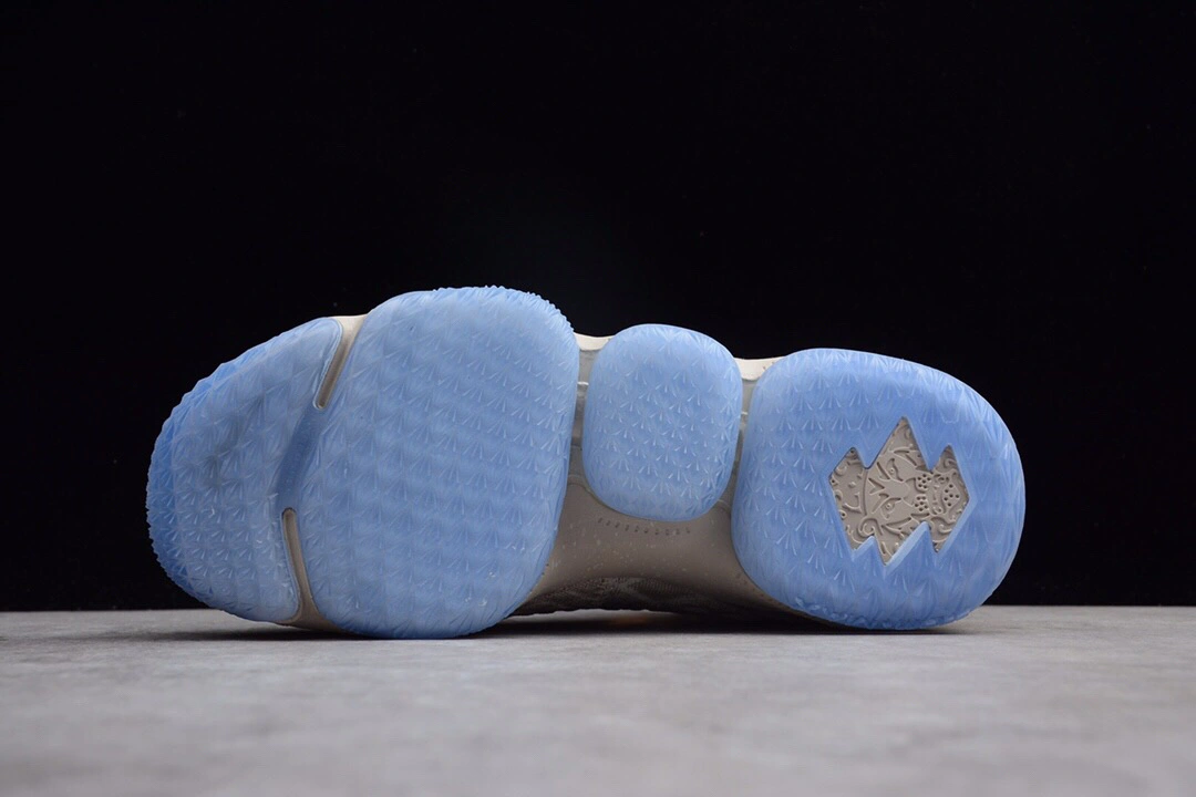 sneakers3a-- 897648-200 item:C-X080C2733