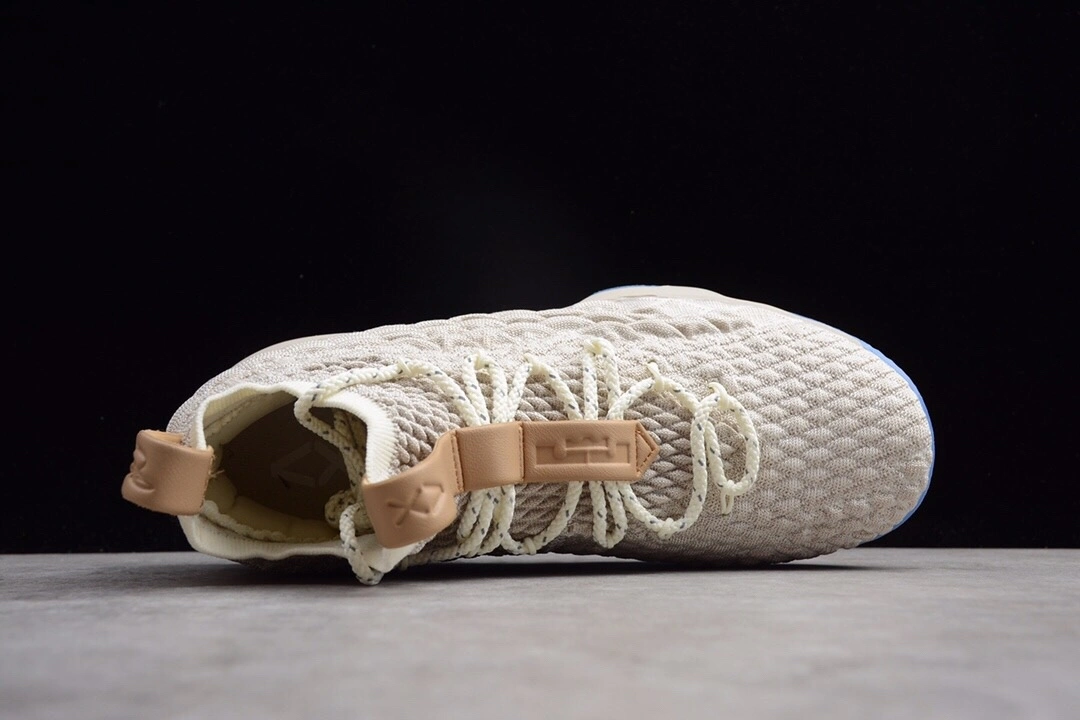 sneakers3a-- 897648-200 item:C-X080C2733