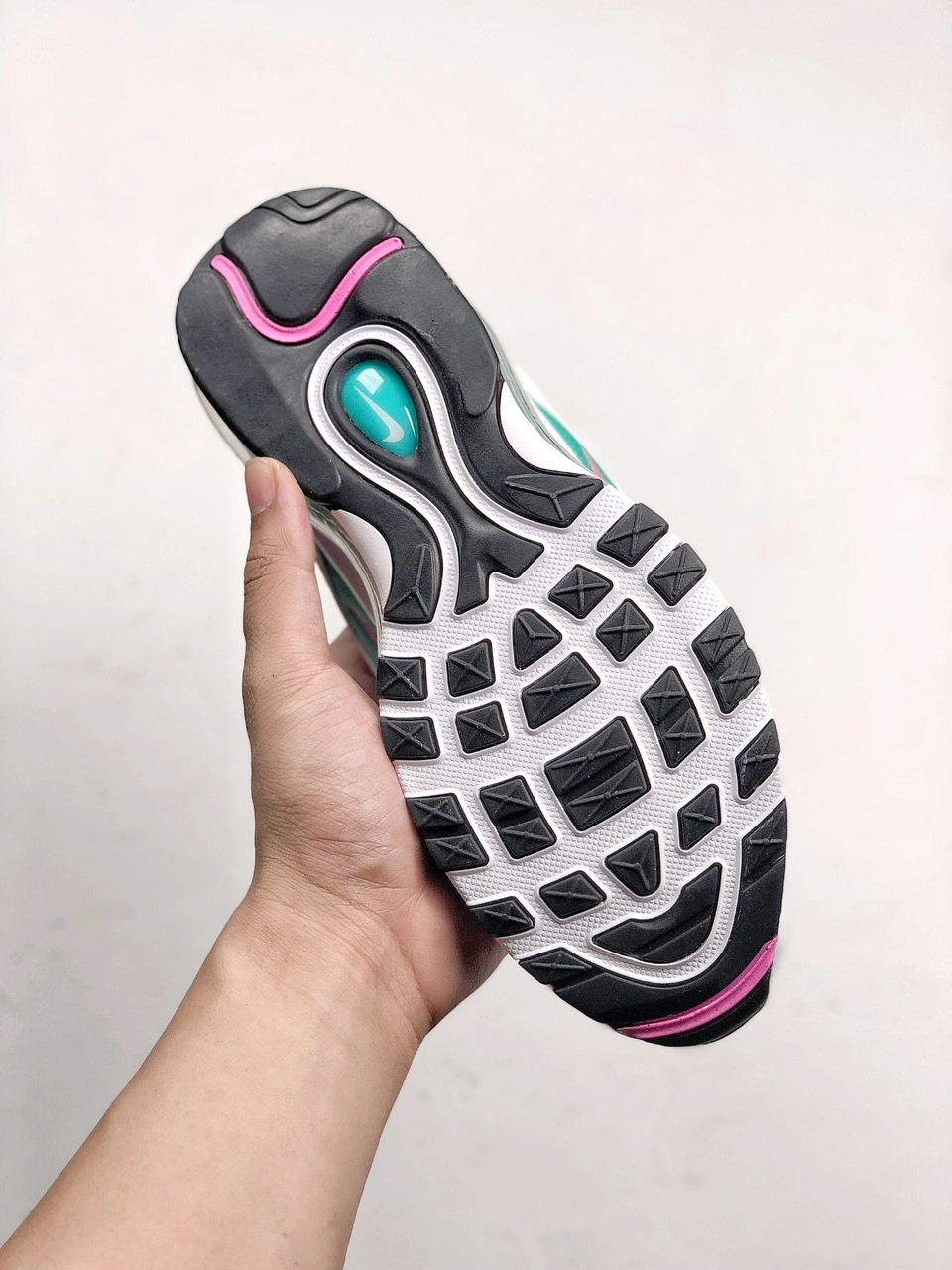 sneakers3a-- 97 921826-102 item:C-X005D04130