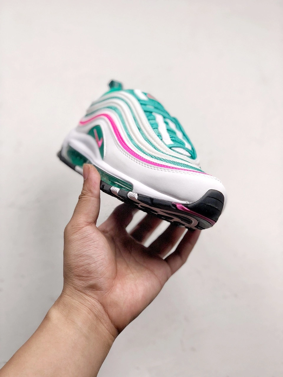 sneakers3a-- 97 921826-102 item:C-X005D04130