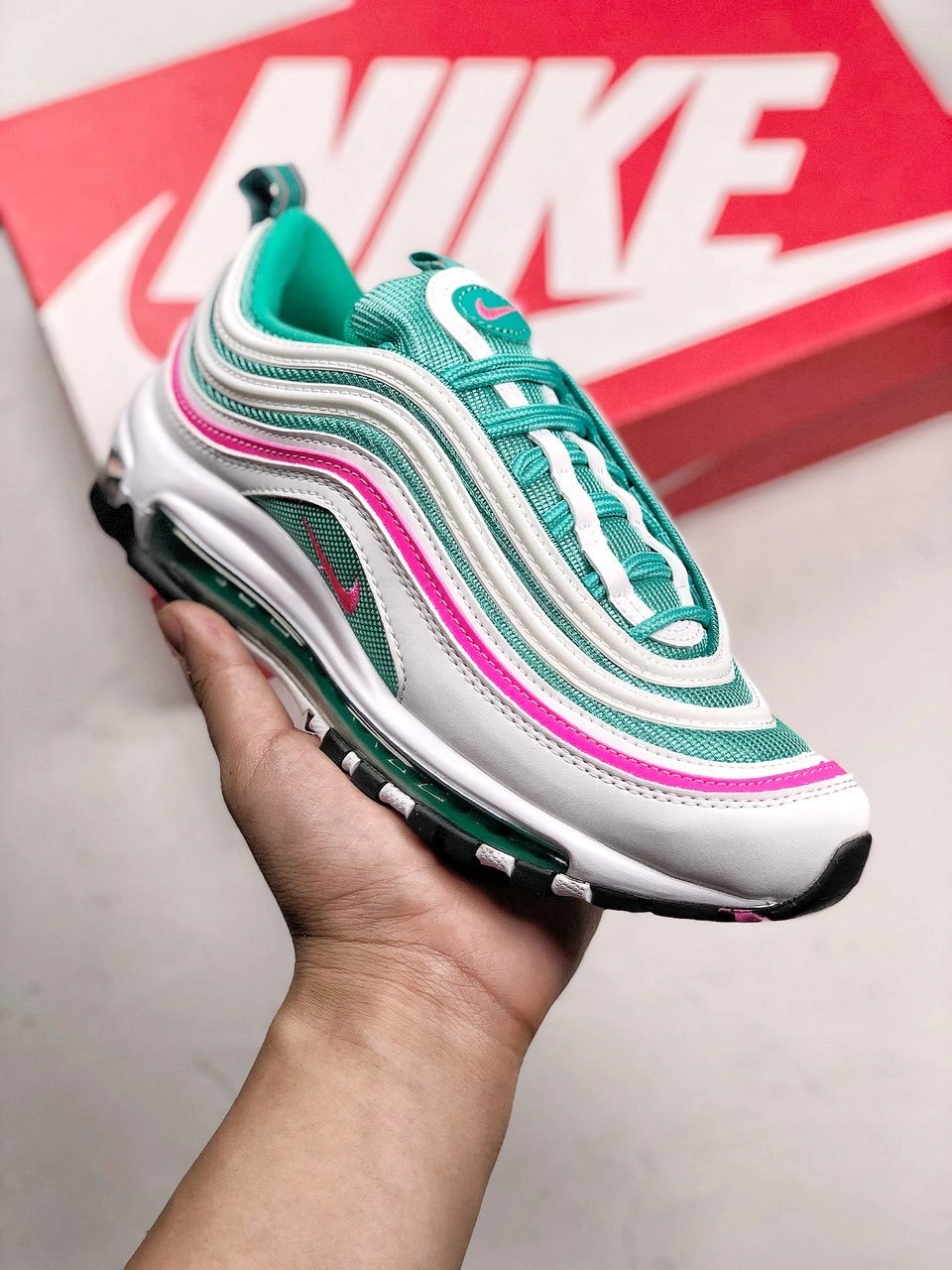 sneakers3a-- 97 921826-102 item:C-X005D04130