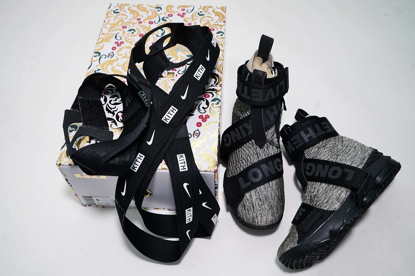 sneakers3a-- AO1068-100 item:C-X067D04125