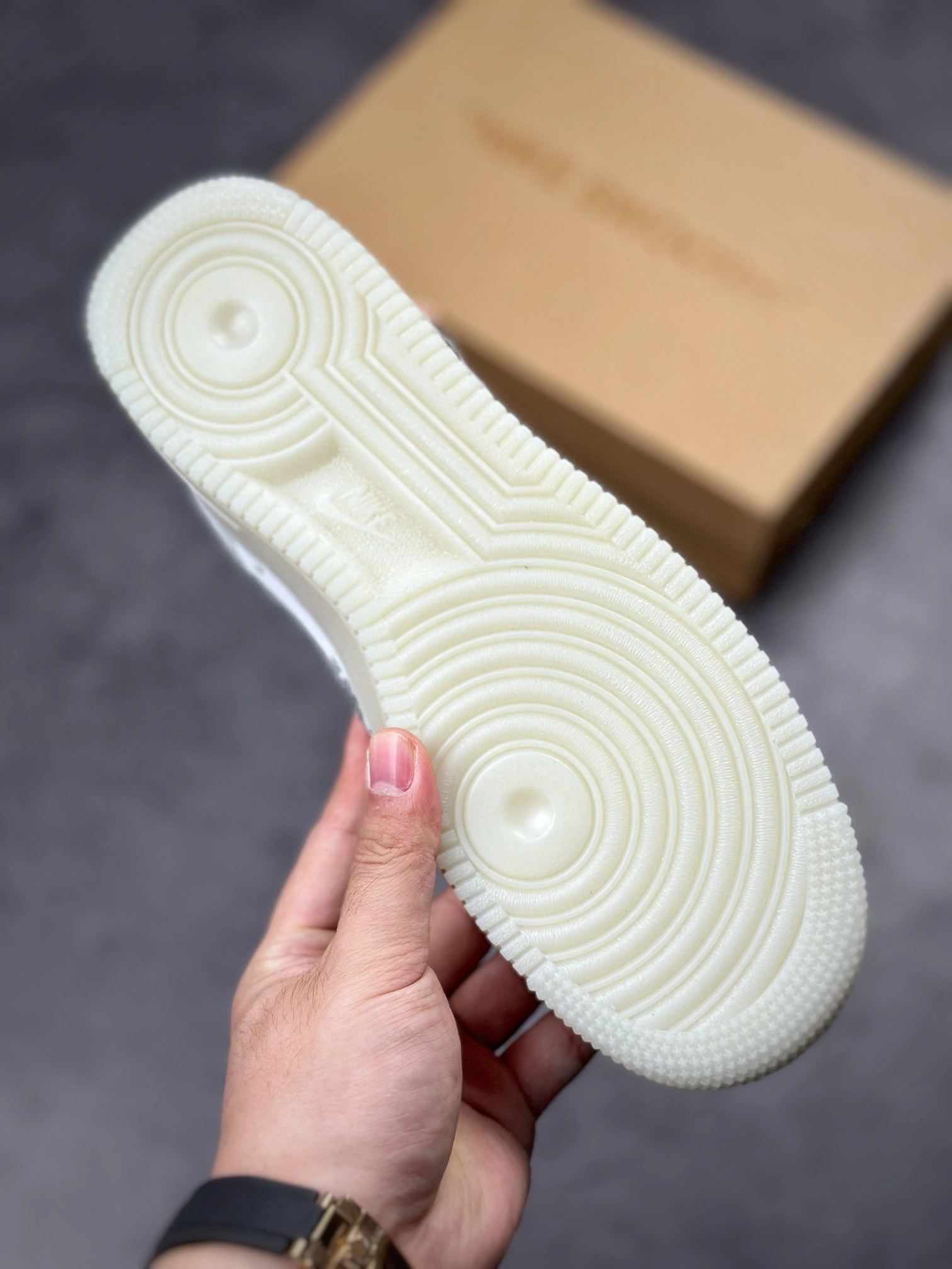 sneakers3a-- AO4606 100 item:C-X000H2343Y