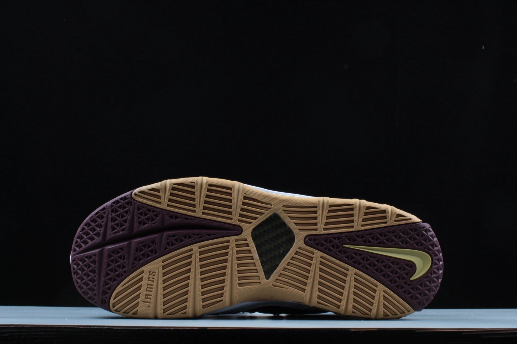 sneakers3a-- BQ2444 100 item:C-X080D04106