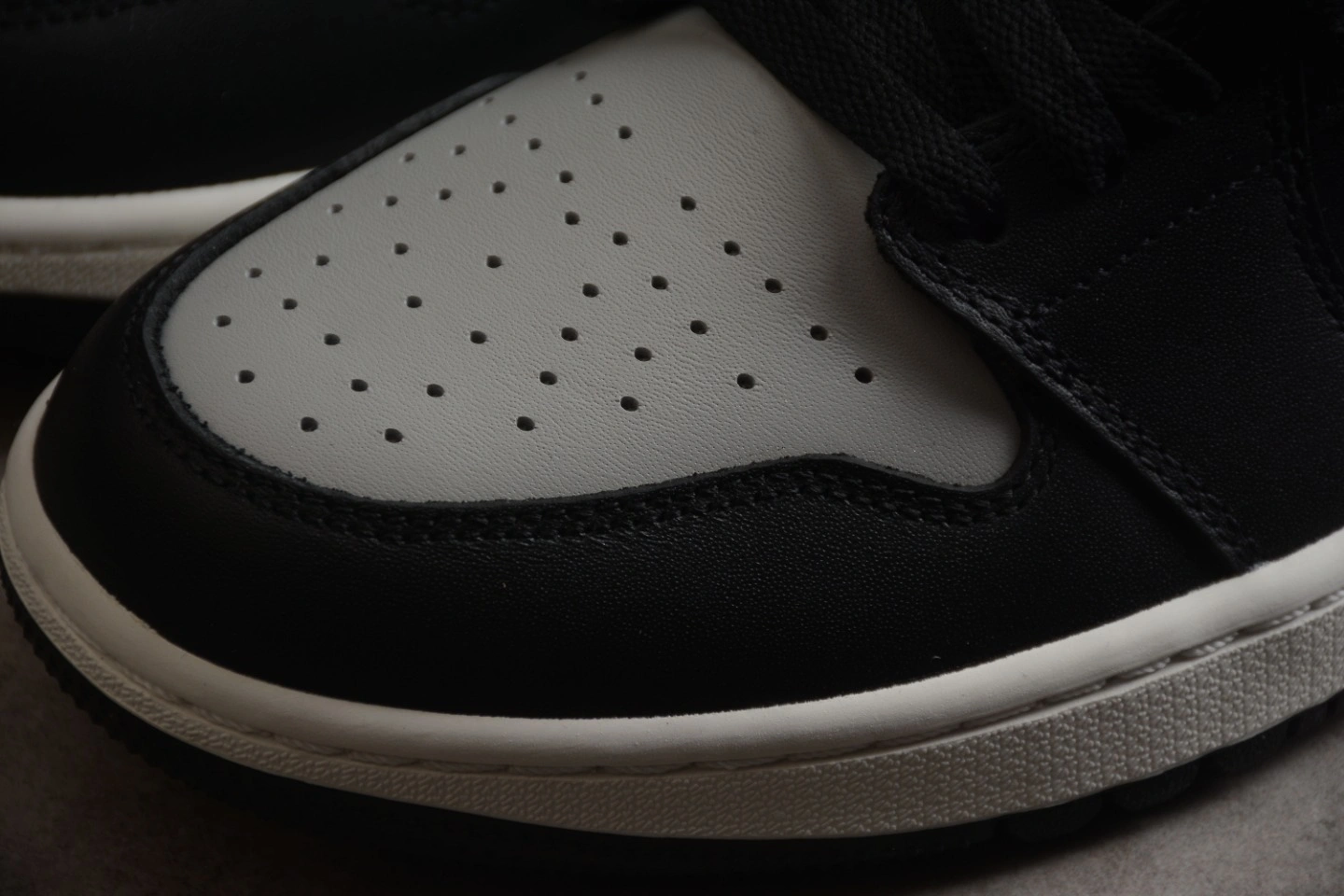 sneakers3a-- DD9315-001 item:C-X167G1301Y