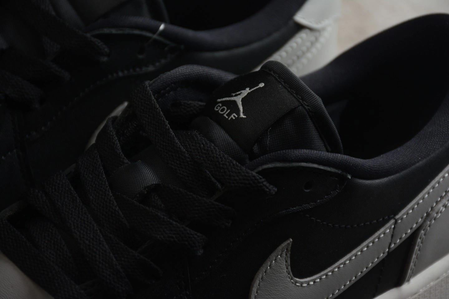 sneakers3a-- DD9315-001 item:C-X167G1301Y