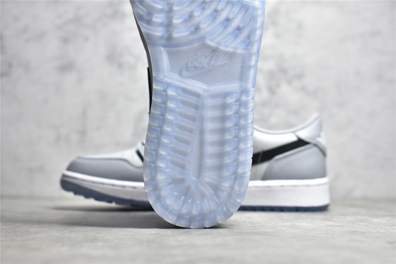 sneakers3a-- DD9315 002 item:C-X067G1303Y