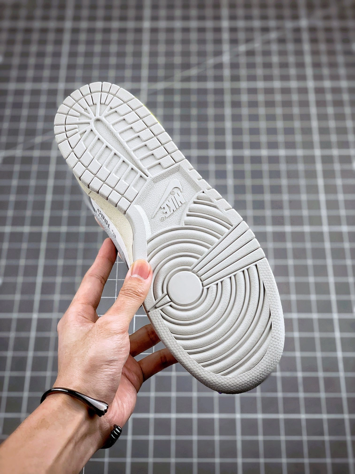 sneakers3a-- DM1602-119 item:C-X080C2719