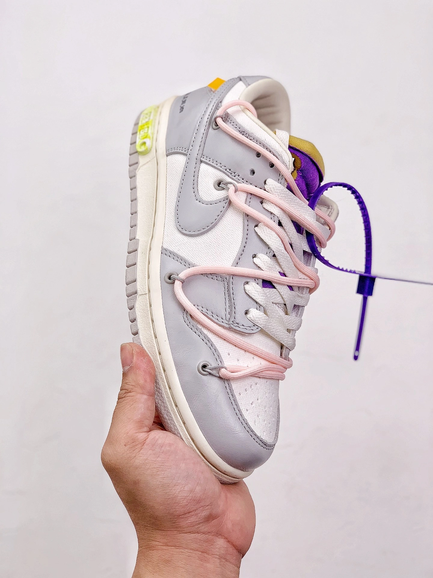 sneakers3a-- DM1602-119 item:C-X250C2720