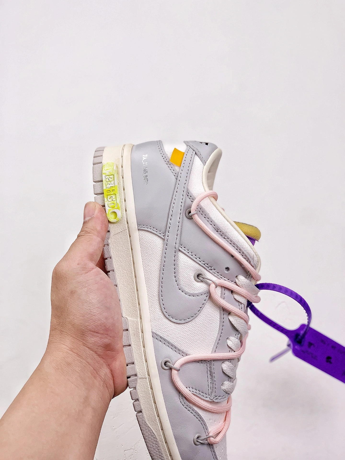 sneakers3a-- DM1602-119 item:C-X250C2720