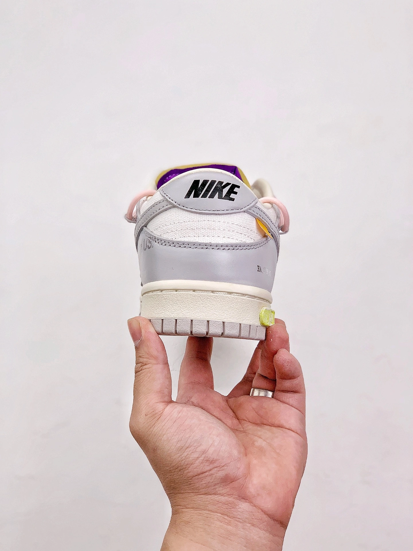 sneakers3a-- DM1602-119 item:C-X250C2720