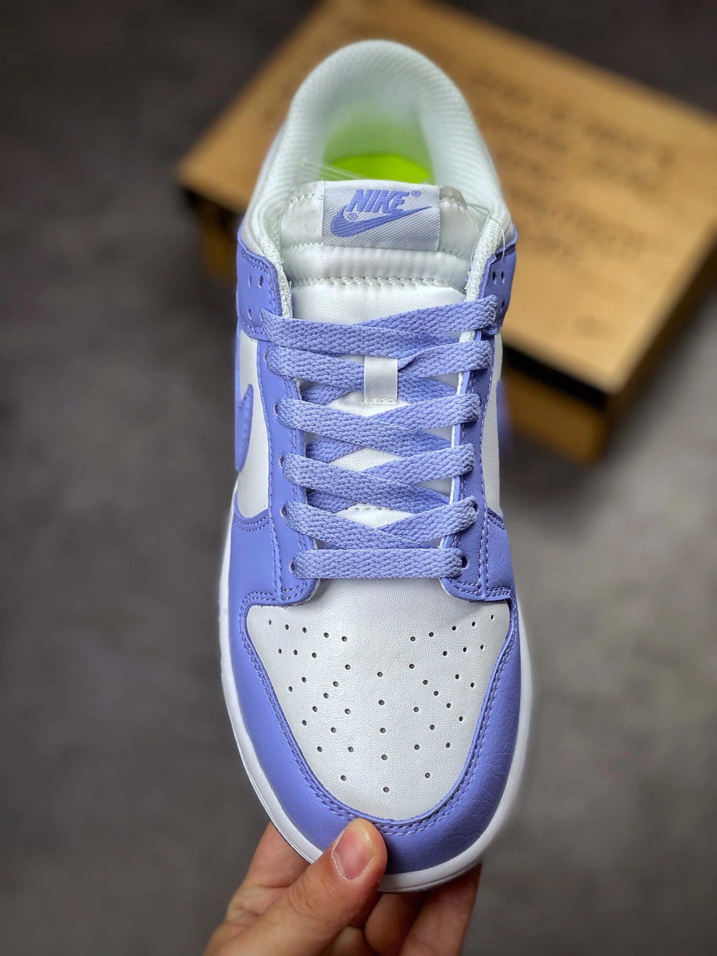 sneakers3a-- DN1431 103 item:C-X000D04133