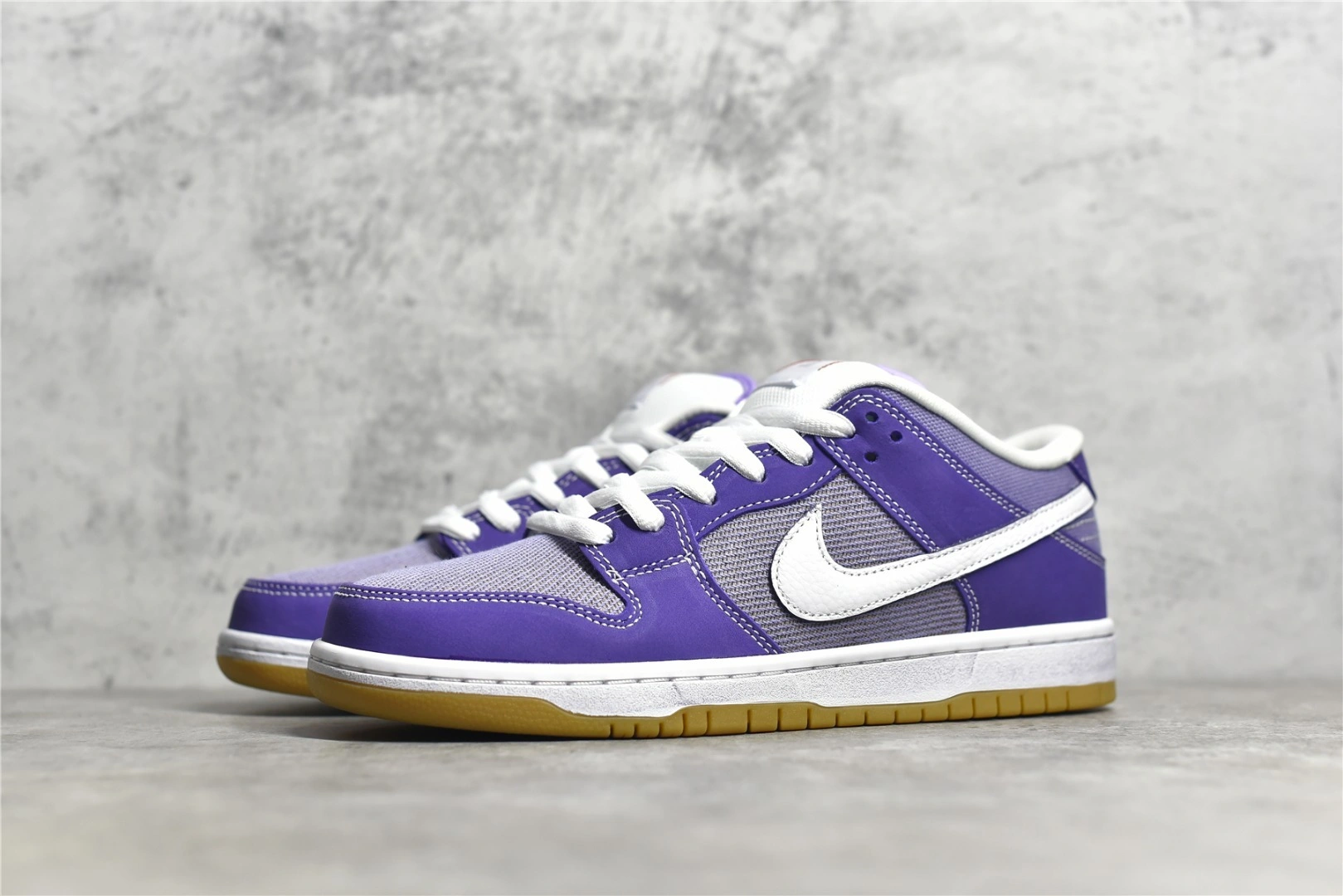 sneakers3a-- item:C-X167E3024Y