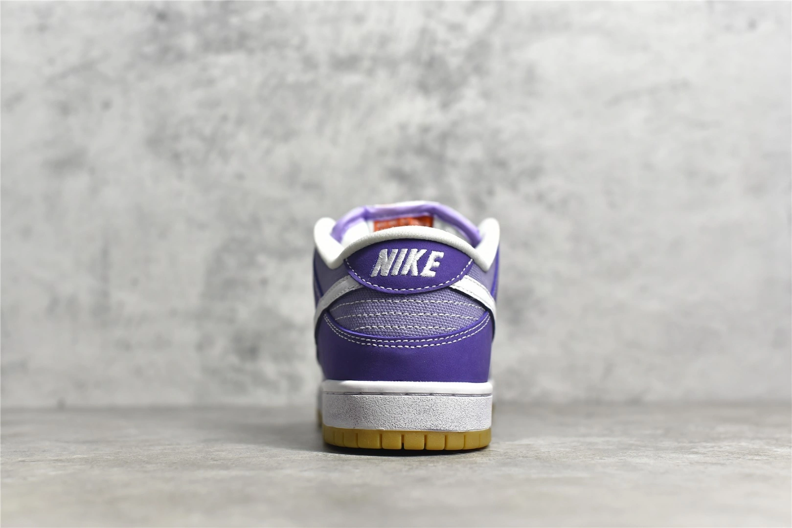 sneakers3a-- item:C-X167E3024Y