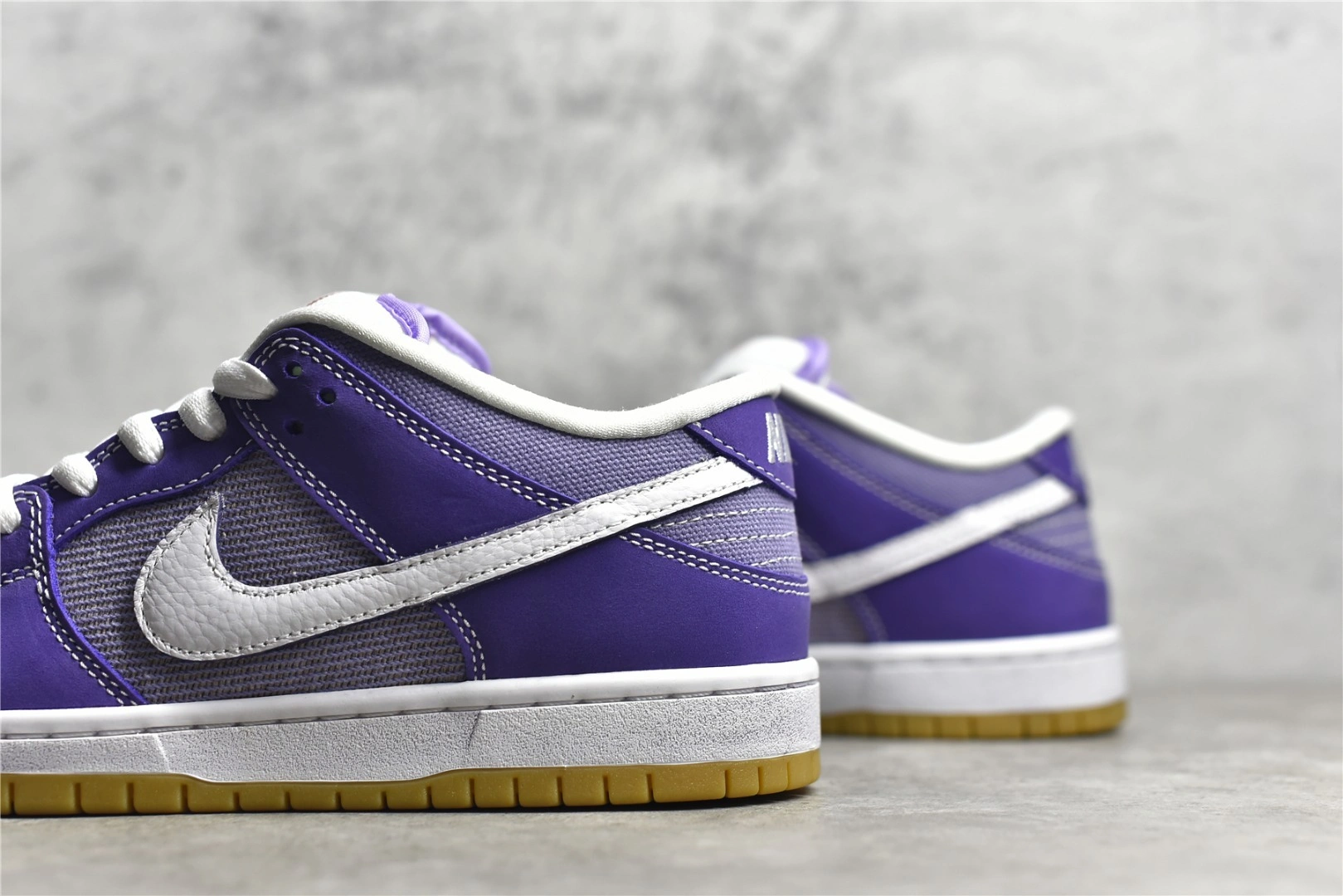 sneakers3a-- item:C-X167E3024Y