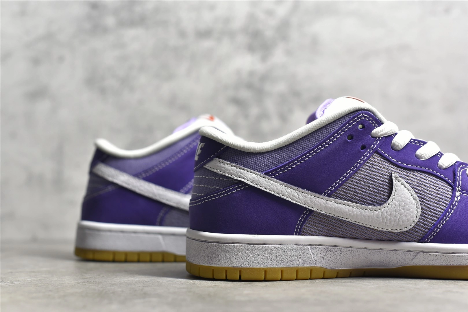 sneakers3a-- item:C-X167E3024Y