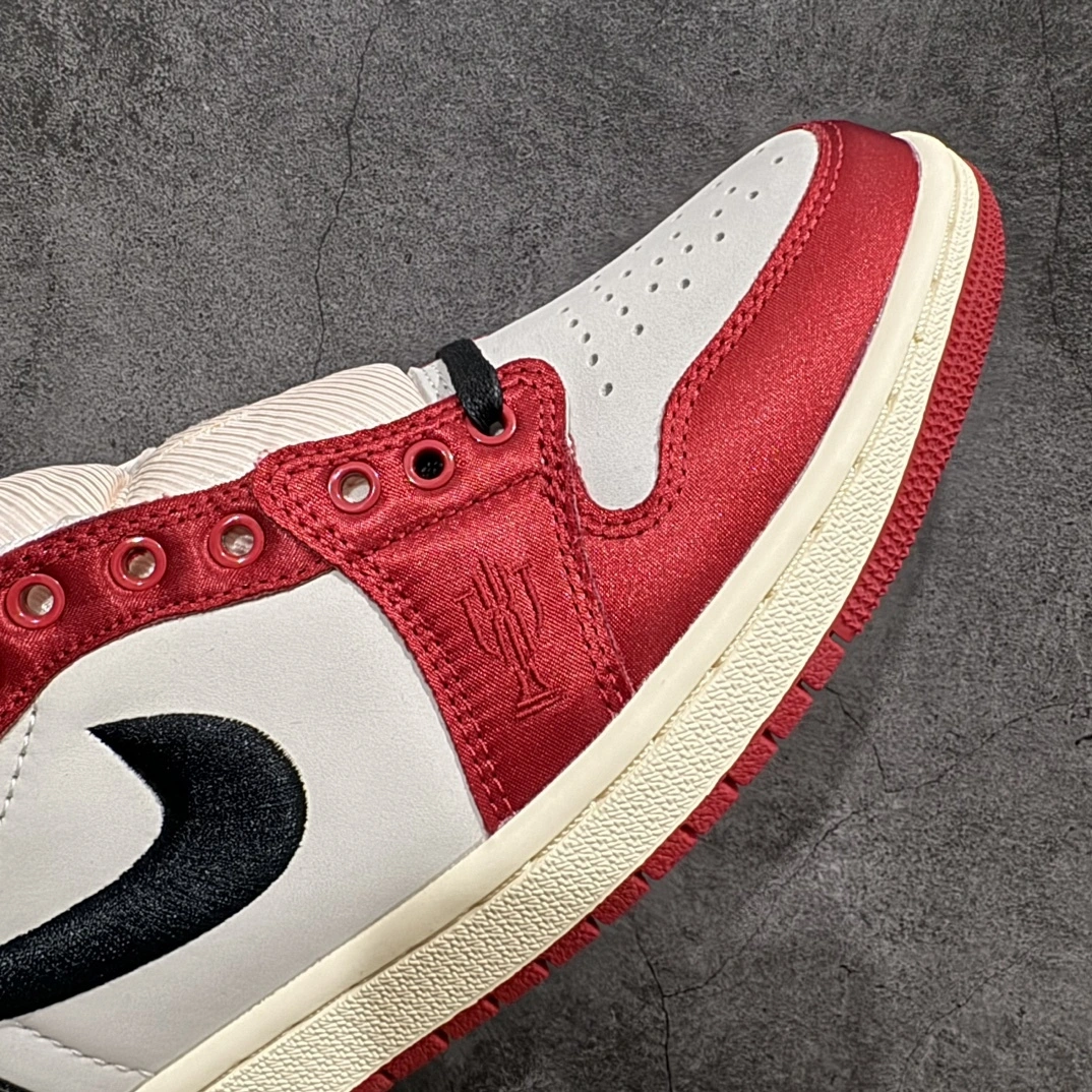 sneakers3a--1ir Jor419 FN0432-100 Trophy Room x 1 Low OG "Away" item: E-X000L2068B