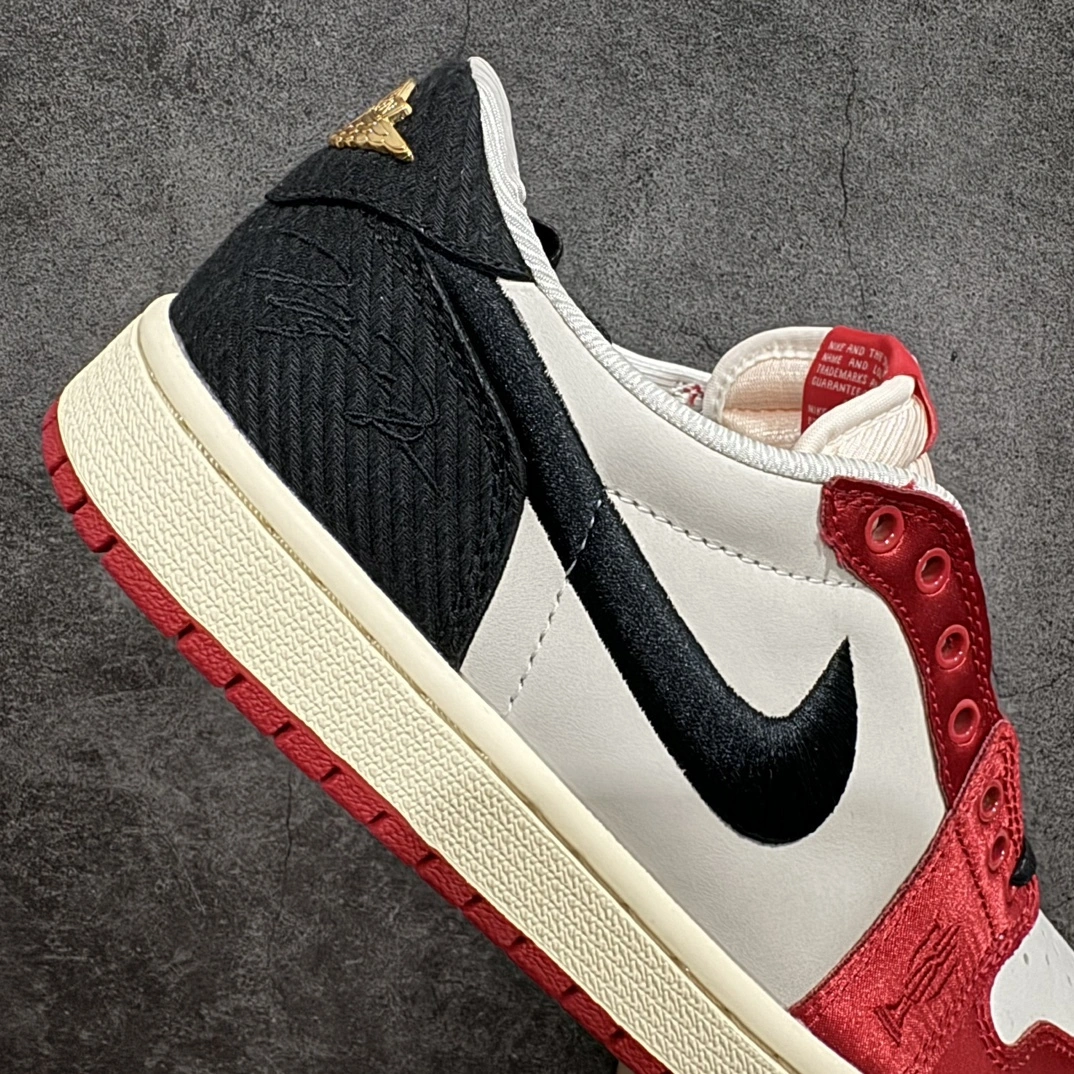 sneakers3a--1ir Jor419 FN0432-100 Trophy Room x 1 Low OG "Away" item: E-X000L2068B