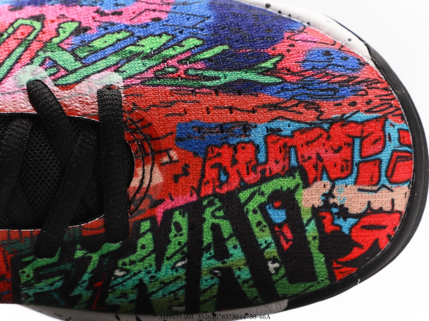 sneakers3a- AH9055-001 item:C-X000C27147