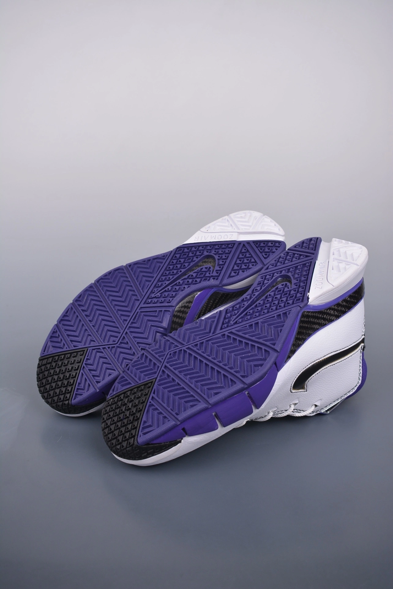 sneakers3a--AQ2728 105XC item:C-X000E0451