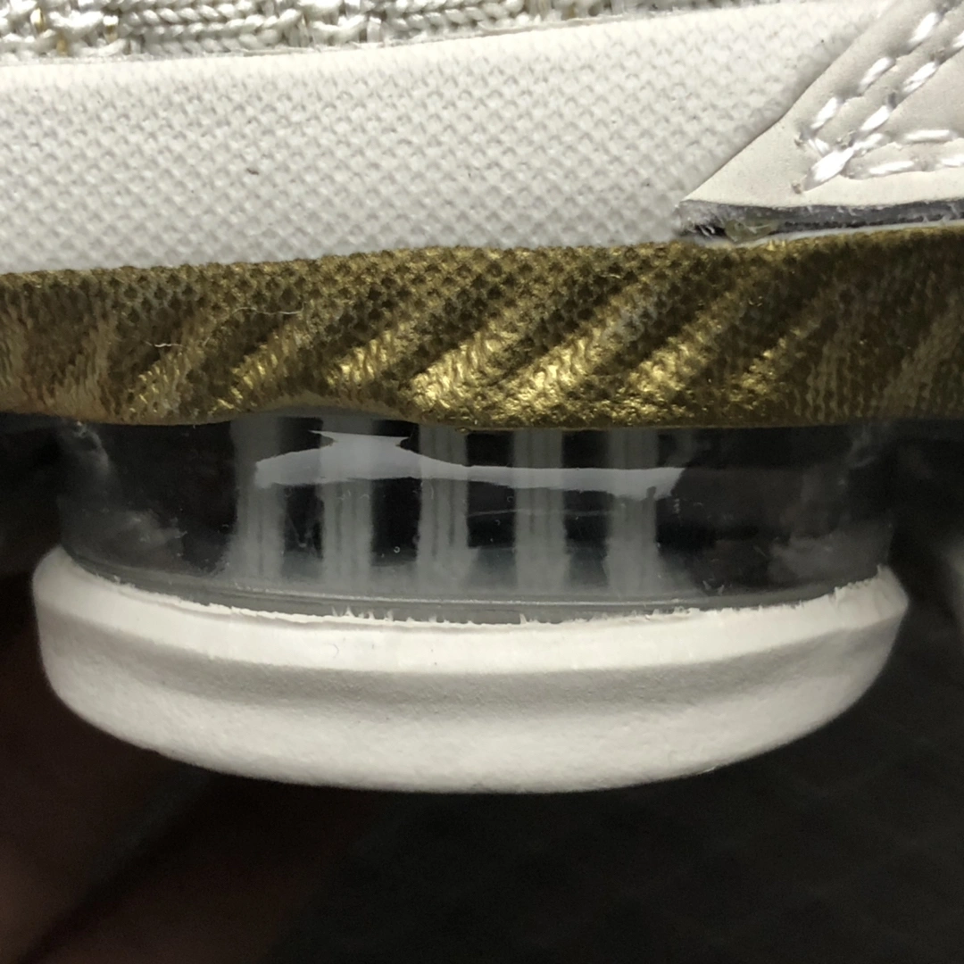 sneakers3a--BQ6583-100 item:C-X080C2730