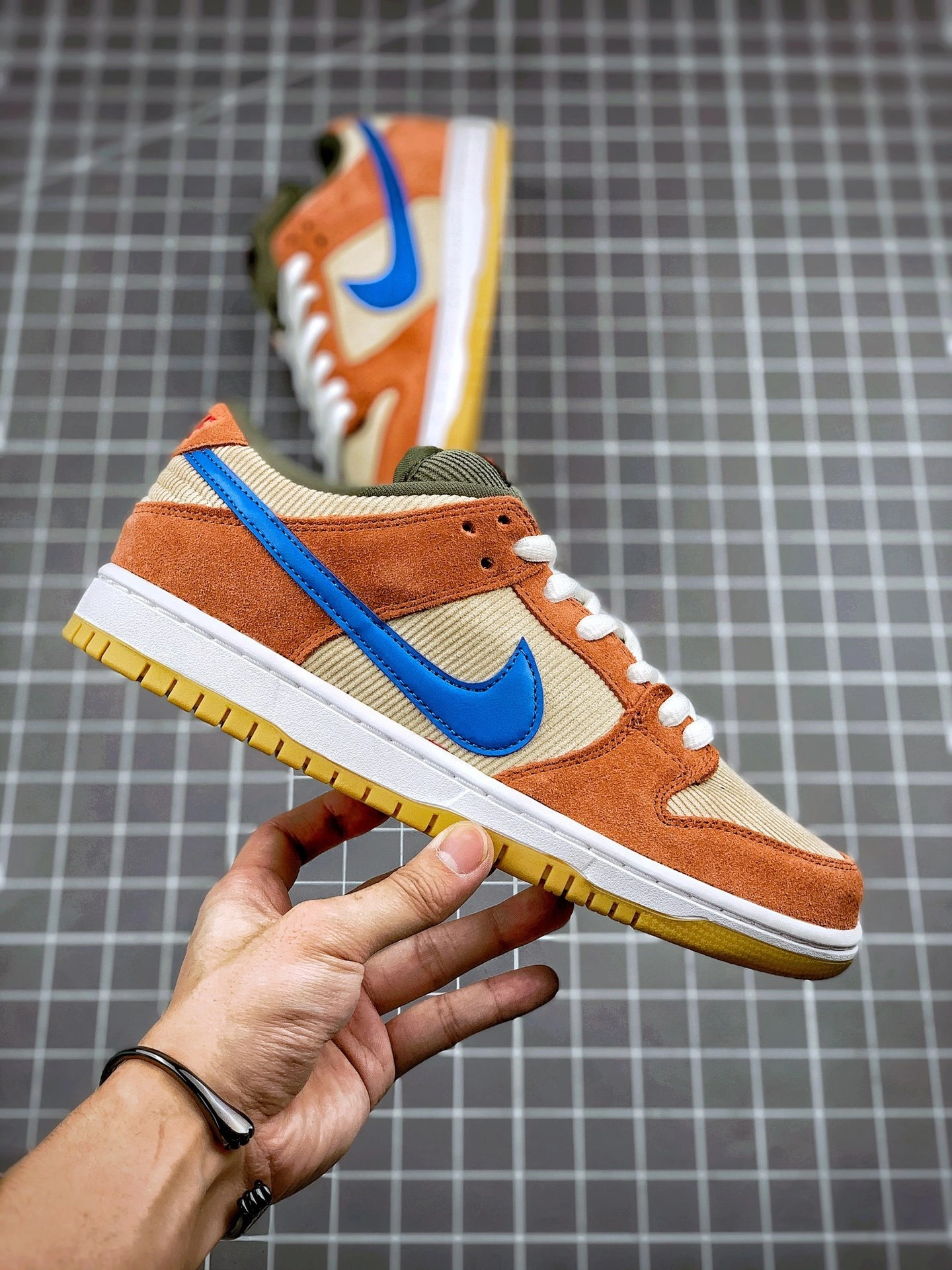 sneakers3a--BQ6817-201 item:C-X167E0448