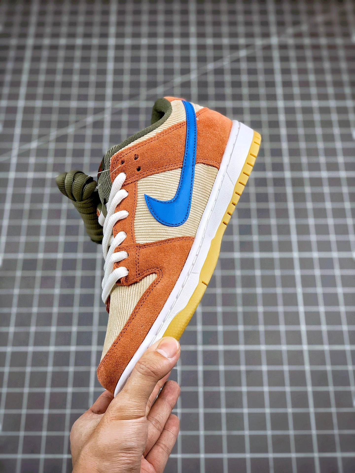 sneakers3a--BQ6817-201 item:C-X167E0448