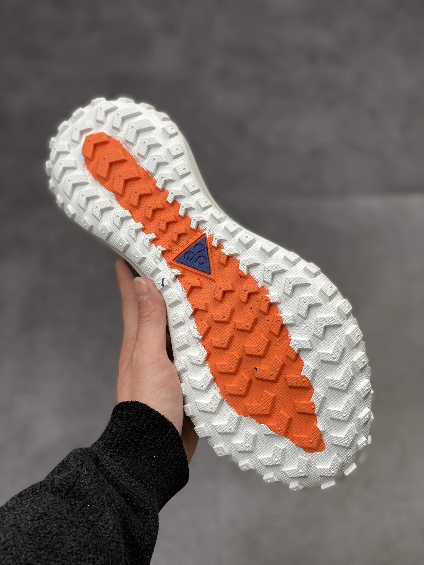 sneakers3a- CT2904-001 item:C-X000D04151