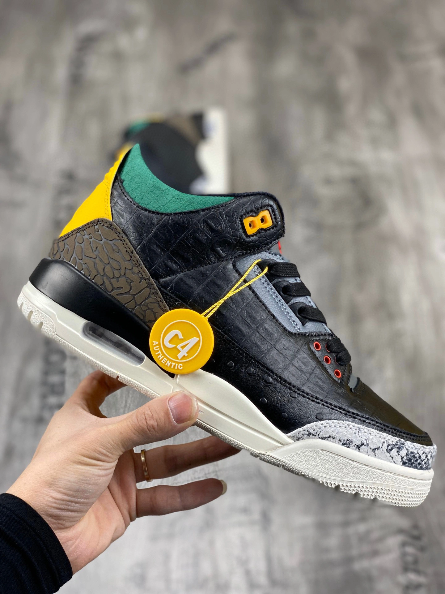 sneakers3a- CV3583-003 item : B-X028C0405O