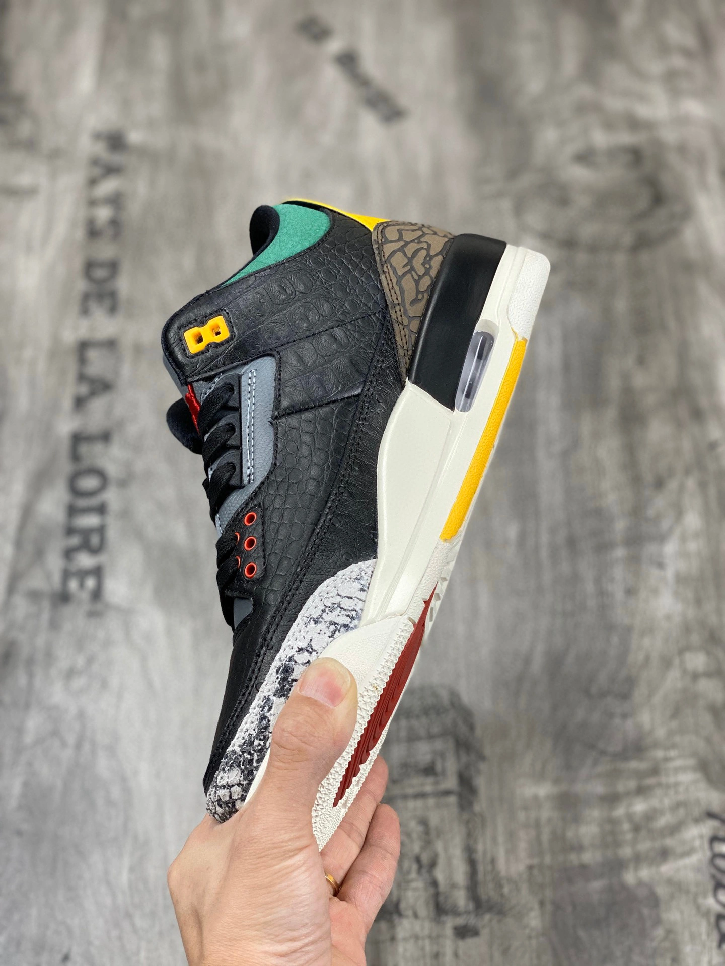 sneakers3a- CV3583-003 item : B-X028C0405O