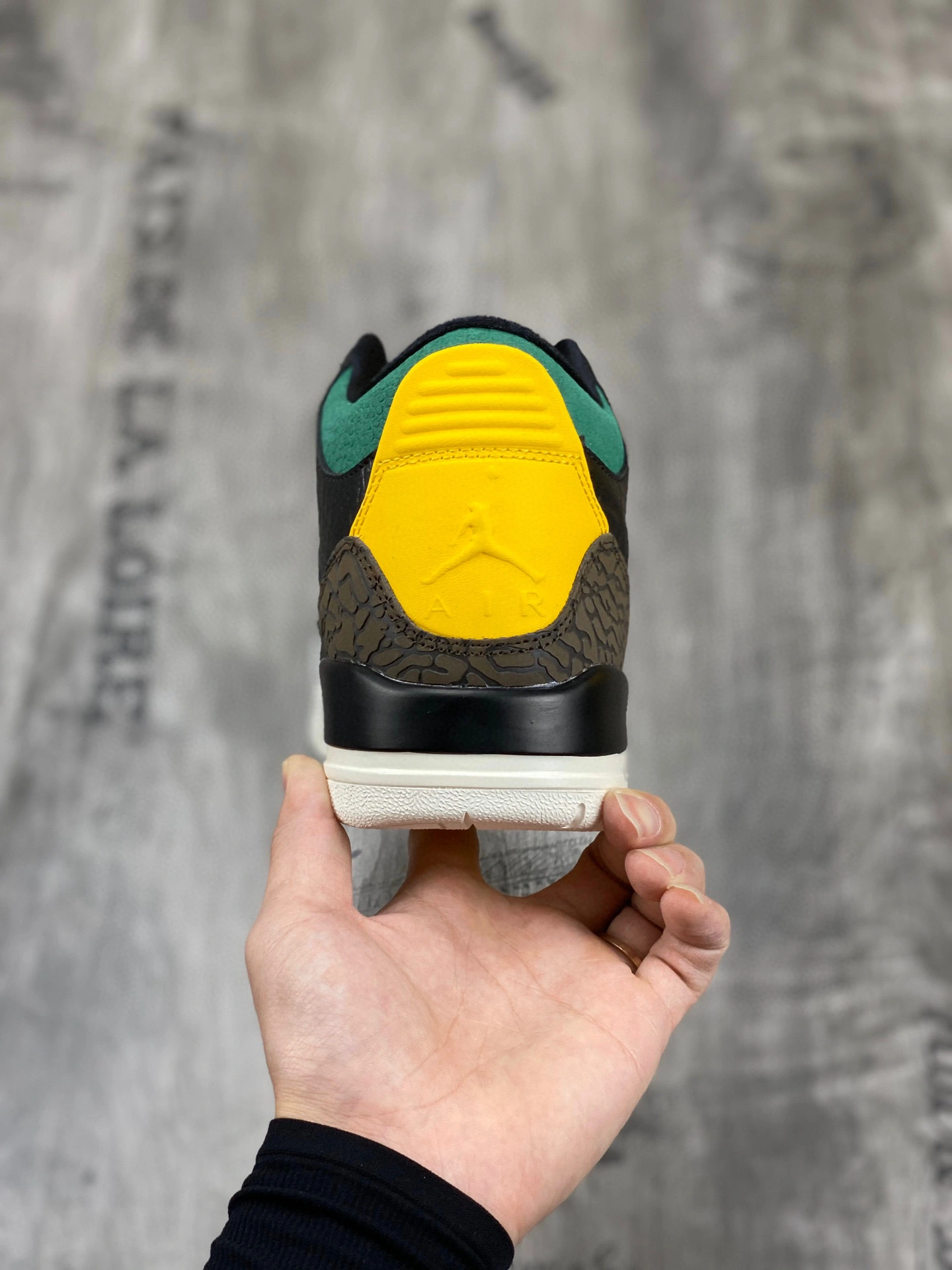 sneakers3a- CV3583-003 item : B-X028C0405O