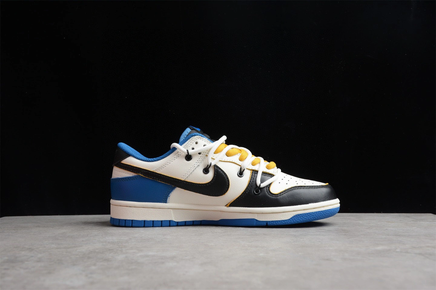 sneakers3a- CW1590-001 item : B-X035C0410O
