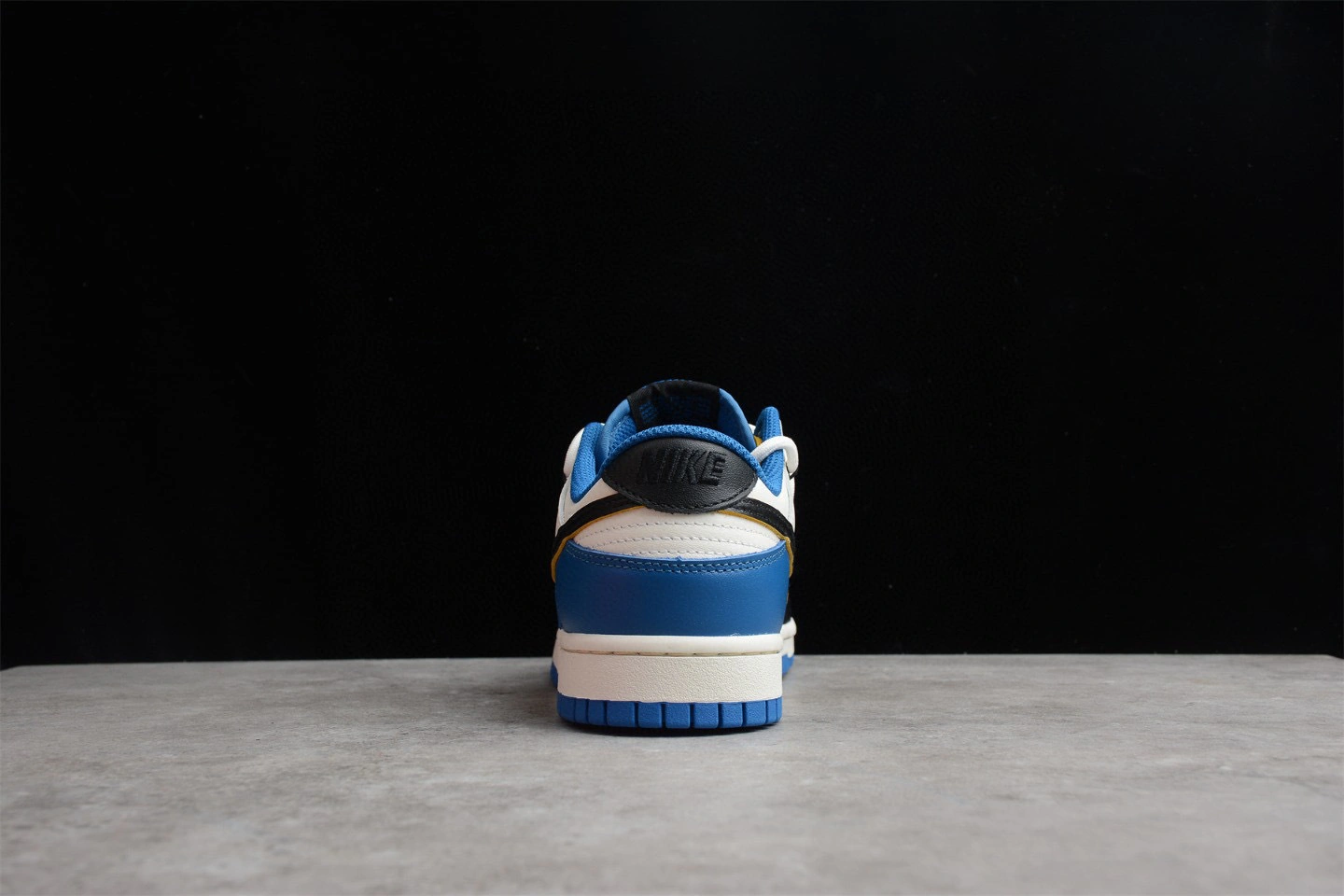 sneakers3a- CW1590-001 item : B-X035C0410O
